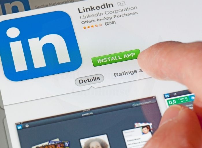 Scraping Data from LinkedIn and Clubhouse
